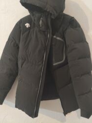 продаю в связи с переездом: Пуховая куртка Descente, мужская - Цвет: черный - Размер по ярлыку: L