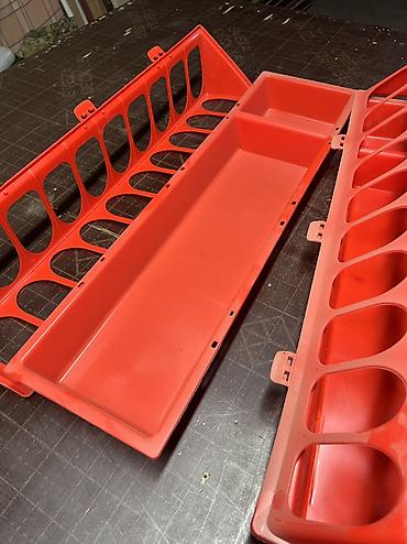 Зоотовары: Продаю кормушки для кур индюков цена 350сом at lalafo.kg — 1 Зоотовары: Продаю кормушки для кур индюков цена 350сом — 1