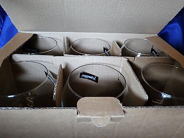 Čaše: Case nove velike Schweppes. Case komada 6 u ceni. sve na casama je — 4