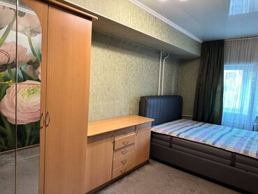 сколько стоит трехкомнатная квартира в бишкеке: 3 комнаты, 71 м², Индивидуалка, 4 этаж, Косметический ремонт