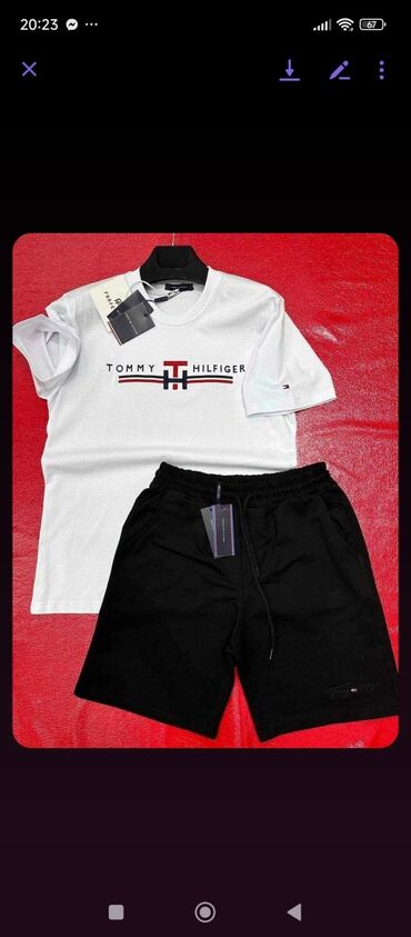 Trenerke: Muski sportski komplet.

Velicine s-xxl. Cena 2800 din — 9