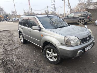 жүк ташуучу унаалар: Nissan X-Trail: 2002 г., 2 л, Автомат, Бензин, Кроссовер