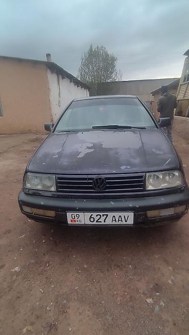 поло машына: Volkswagen Vento: 1993 г., Механика, Седан — 8