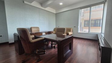 Kommersiya daşınmaz əmlakının satışı: Xətai metrosuna bir neçə addımlıq məsafədə, şəhərin prestijli biznes — 21