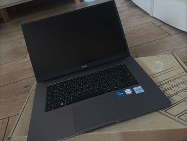 компьютерный: Ультрабук, Huawei, 8 ГБ ОЭТ, Intel Core i5, 15.6 ", Колдонулган, Татаал эмес тапшырмалар үчүн
