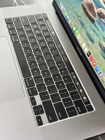 Ноутбуки Apple (MacBook): • MacBook Pro 16 2019 • Intel Core i7 6 CPU • 16GB RAM • 512GB SSD • — 9