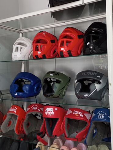 боксерский шлем: Боксерские шлемы в наличии🔥 У нас есть два филиала : 📍Ахунбаева