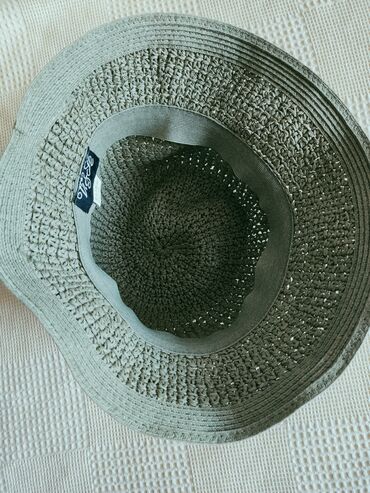 Шарфы, палантины: 1)Новые шарфы.
2) Шапка.
3) Шляпа — 10