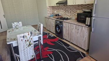 Uzunmüddətli kirayə mənzillər: Nərimanov rayonu,İnqilab,TİBB,BakI qizlar universitetinə, 1 nomreli — 8