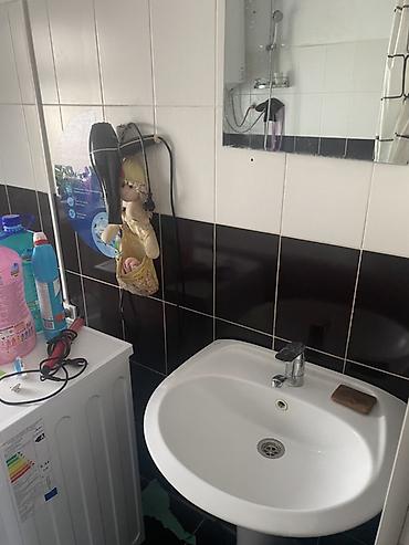 Продажа коттеджей и домов: Продаю дом с Ново Покровка участок -6 соток огород сад огороженный — 6