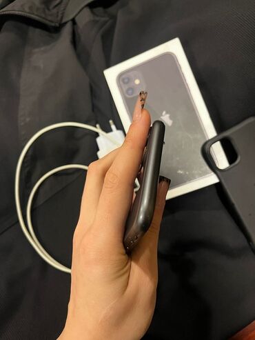 Apple iPhone: IPhone 11, 64 GB, Qara, Face ID — 4