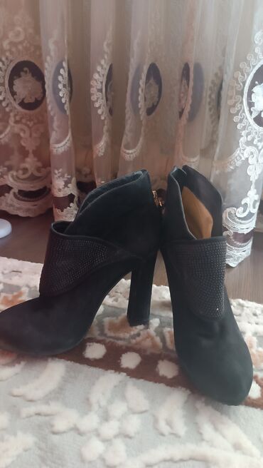 Резиновые сапоги: Резиновые сапоги, 37, Новый, цвет - Белый, Самовывоз — 23