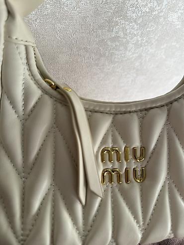 yango canta: Çiyin çantası, Miu Miu, Yeni — 2
