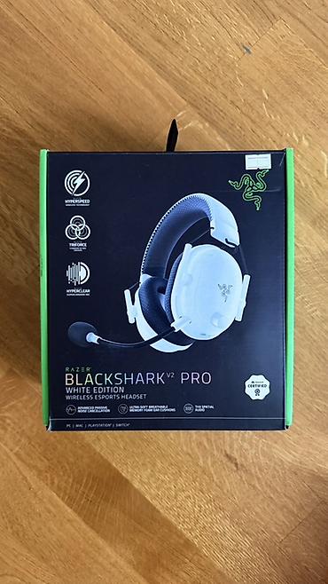 black: Игровая беспроводная гарнитура Razer BlackShark V2 Pro White Edition — 1