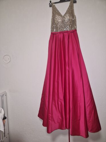 haljine sa slicem: Bоја - Roze, Večernji, maturski, Kratkih rukava