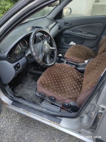 Nissan: Nissan Almera: 2004 г., 1.5 л, Механика, Газ, Седан