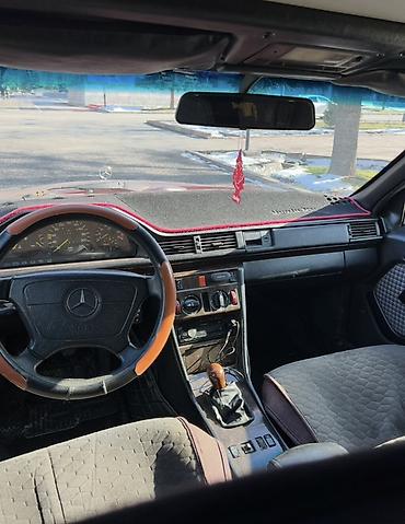 bud e9: Mercedes-Benz W124: 1991 г., 2 л, Механика, Бензин, Седан — 4