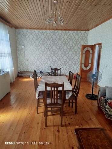 xacmaz rayonu: 4 otaqlı, 143 kv. m, Kredit var, Orta təmir
