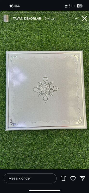 Ламбрин: Dekorativ tavan paneli - Forma: kvadrat - Rəng: gümüşü/açıq boz