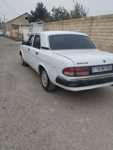 QAZ: QAZ 3110 Volga: 2.4 l | 1999 il 25800 km Sedan — 4