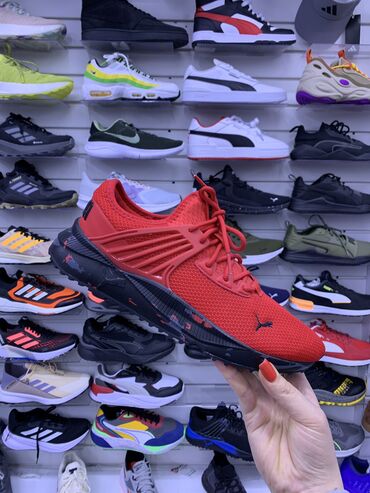 Кроссовки и спортивная обувь: Кроссовки мировых брендов Мы уже 7 лет радуем клиентов оригинальной at lalafo.kg — 22 Кроссовки и спортивная обувь: Кроссовки мировых брендов Мы уже 7 лет радуем клиентов оригинальной — 22