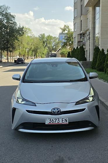 voxy noah: Toyota Prius: 2019 г., 1.8 л, Вариатор, Гибрид, Лифтбек — 2