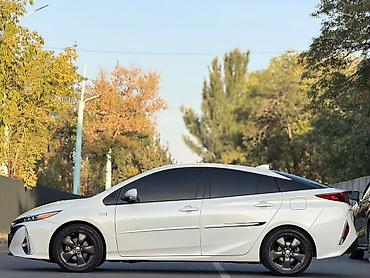 Транспорт: Toyota Prius: 2020 г., 1.8 л, Автомат, Гибрид, Лифтбек — 4