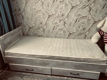 Односпальные кровати: Кровать односпальная еще одна есть такая же они похожие,стоимость