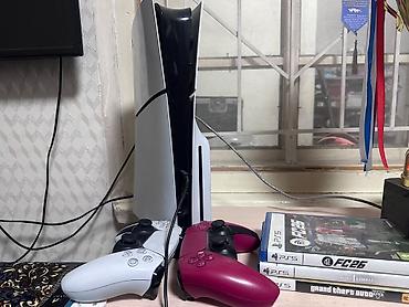 купить пс 5 слим: PlayStation 5 (версия с дисководом) + 2 и геймпадов (виден на фото) — 3