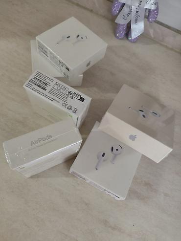 bultuzlu nausnikler: Məhsul: Apple AirPods (3/4-cü nəsil) simsiz qulaqlıq Xüsusiyyətlər: - — 8