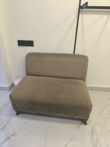 divan ayaqları: Mini-divan, Yeni, Açılmayan, Bazasız, Çatdırılma yoxdur