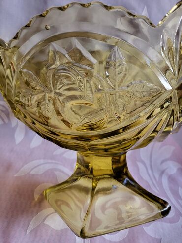 Kante: Bombonijera nova iz 30ih. godina. presovano staklostaklara — 15