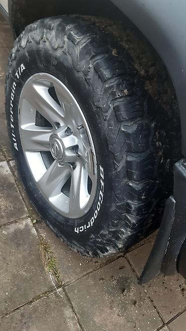 s150 kredit: İşlənmiş Şin BFGoodrich 265 / 65 / R 17 — 3