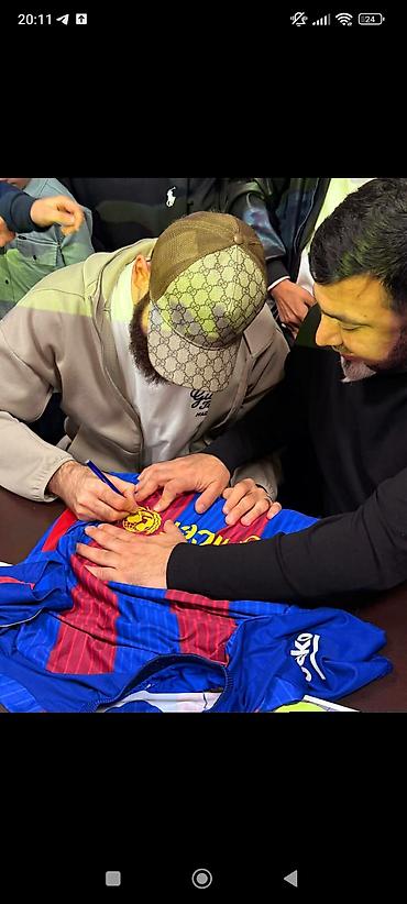 neymar forması orjinal: ŞAHRUDİN İMZALI FUTBOLKA ENDİRİM EDILİR Məhsul: Futbol köynəyi – — 1