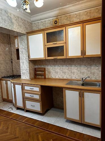 azadliq prospekti: Azadlıq M 650 AZN/ay 3 otaqlı Köhnə tikili 80 m² Sahə 8 / 9 mərtəbə — 9