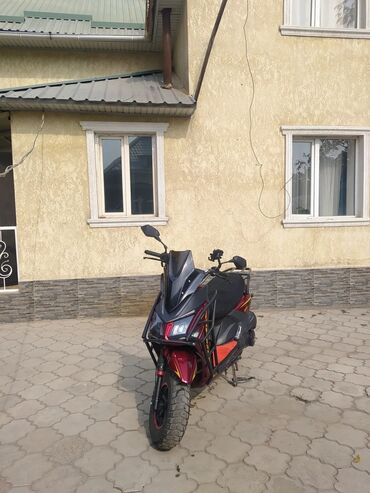 электронный машине: Тип скутера Suzuki, 150 куб. см, Бензин, Б/у