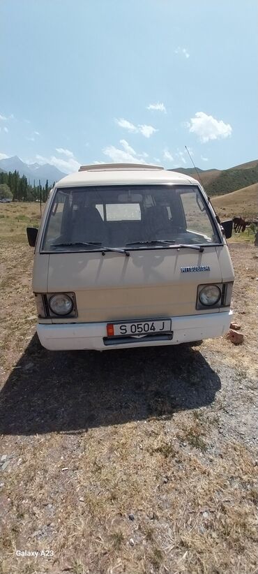 машины за 4000 долларов: Mitsubishi : 1984 г., 2.4 л, Механика, Дизель, Фургон
