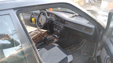 Mercedes-Benz: Mercedes-Benz 190 (W201): 1.8 l | 1990 il Sedan — 4