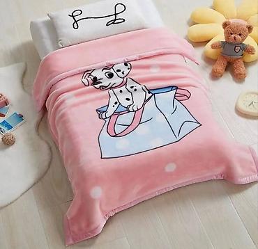 Ostali nameštaj: Dečije plišano ćebe – razni motivi. Materijal:mekani — 10