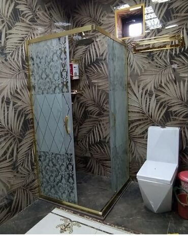 Duş kabinaları, arakəsmələr: Yeni Arakəsmə, Künc üçün, Pulsuz çatdırılma — 30