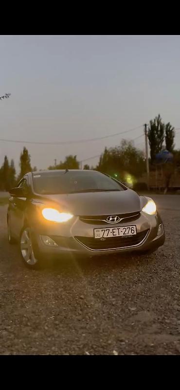 Hyundai: Hyundai Elantra: 1.8 l | 2011 il Sedan — 1