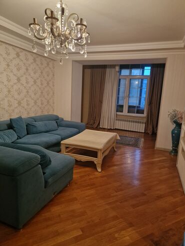 Uzunmüddətli kirayə mənzillər: Geniş və işıqlı mənzil – klassik üslubda tam mebel və texnika ilə — 13