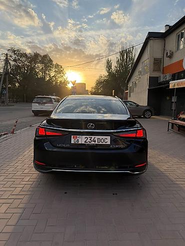 электромоил: Lexus ES: 2021 г., 2.5 л, Гибрид, Седан — 3