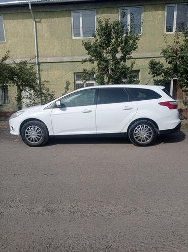 авто бу в рассрочку от частного лица: Ford Focus: 2013 г., 1.8 л, Механика, Бензин, Универсал