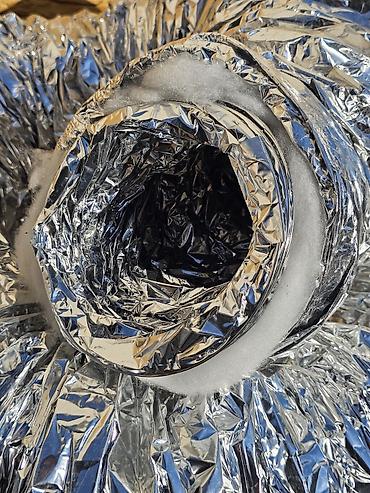 Утеплённый воздуховод фольга
два куска по 5 метров
диаметр ~130мм