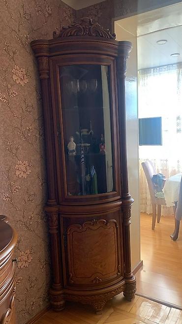 komod satilir: Mebel dəsti satılır (2 şkaf) Klassik üslubda, mebel dəsti satılır. Çox — 1