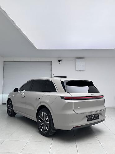byd e6: Lixiang L6: 2025 г., 1.5 л, Автомат, Электромобиль, Внедорожник — 3