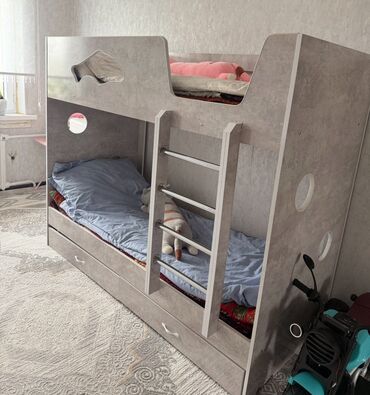 кровать для взрослых: Двухъярусная детская кровать, Б/у, ЛДСП, цвет - Серый