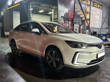 авто в рассрочку ист: Электромобиль BAIC (Beijing Electric Vehicle) D2/EV-седан Основные