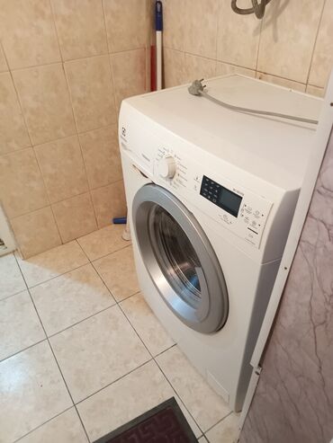 Hummer: Paltaryuyan maşın Electrolux, 6 kq, Avtomat, Qurutmasız